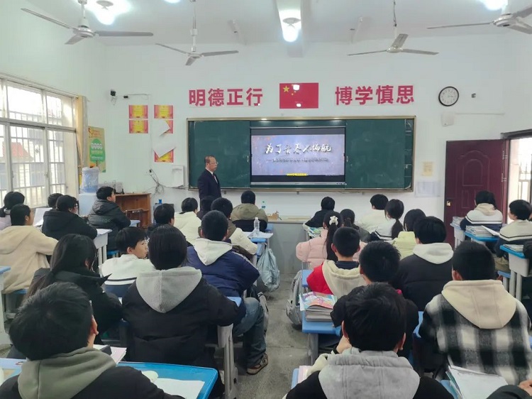 0226 守护青春不偏航,吉州区检察院启动“开学第一课”!.jpg