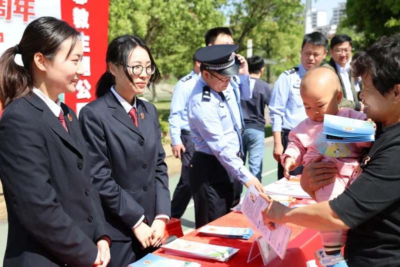 吉州区人民检察院开展2025年全民国家安全教育日集中宣传活动 02.jpg