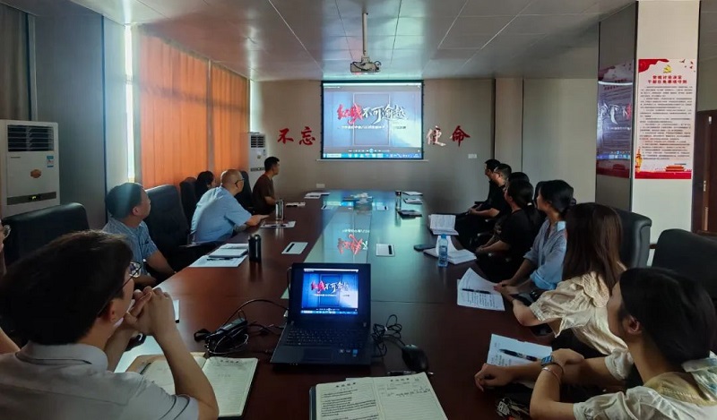 吉州区检察院召开青年干警座谈会 2.jpg